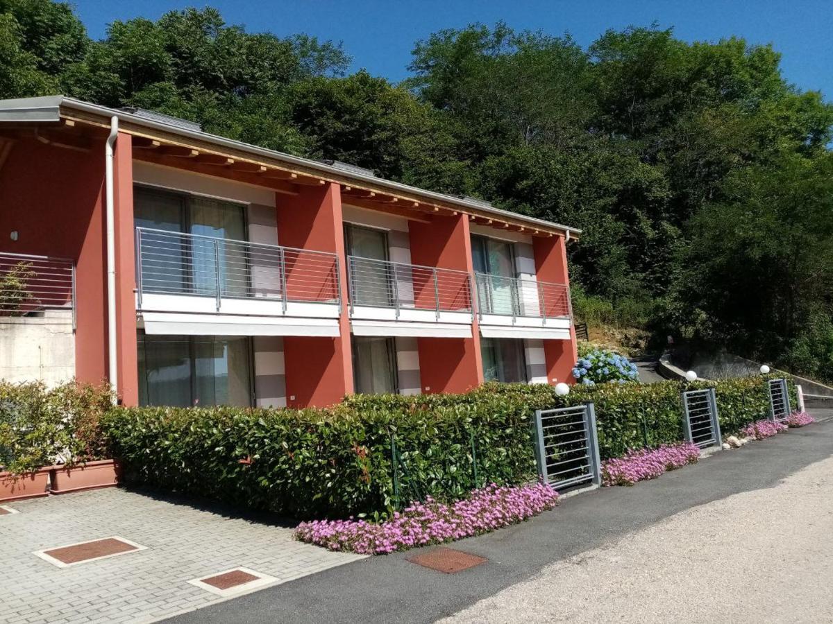Vila Tre Casette Pella Exteriér fotografie